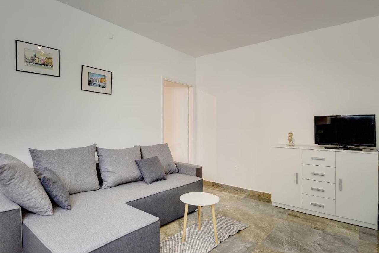 באניולה Apartments Aldo מראה חיצוני תמונה